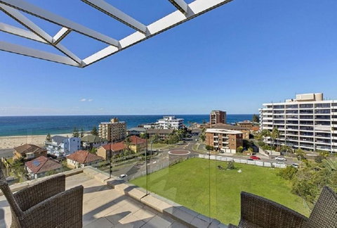 Sandy Cove Apartment The Entrance 31 - Dalby Accommodation 1