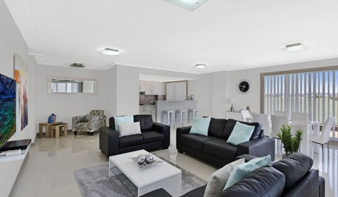 Sandy Cove Apartment The Entrance 45 - Dalby Accommodation 2