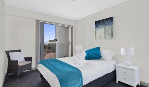 Sandy Cove Apartment The Entrance 45 - Dalby Accommodation 3