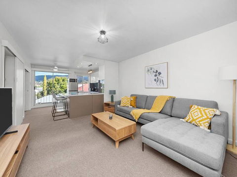 Sandy Bay Apartment With Hobart River View, Near UTAS - Stroll To Cafes And Shops - Dalby Accommodation 0