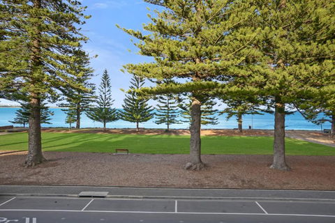 SEABREEZE At Victor Harbor - Dalby Accommodation 1