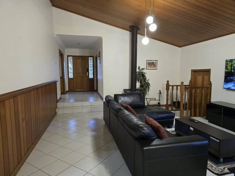 Serene Escape In Altona Meadows - Dalby Accommodation 0