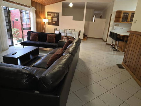 Serene Escape In Altona Meadows - Dalby Accommodation 1