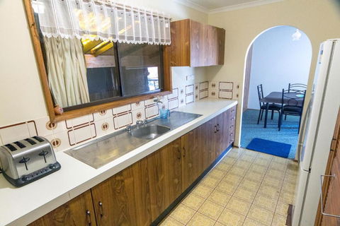 Smoky Bay Holiday Home - Dalby Accommodation 3