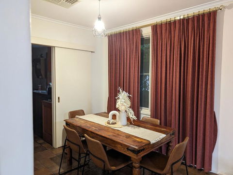 Spacious, Modern & Stylish Vacation Home - Dalby Accommodation 3