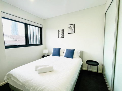SPR Serivce Apartment Parramatta 3 Bedrooms, 2 Carspaces - Dalby Accommodation 1