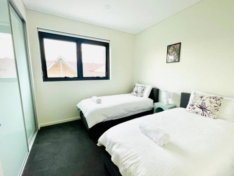 SPR Serivce Apartment Parramatta 3 Bedrooms, 2 Carspaces - Dalby Accommodation 2