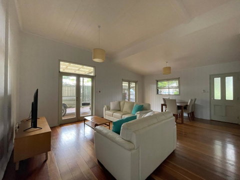 STANLEY COTTAGE - Dalby Accommodation 0
