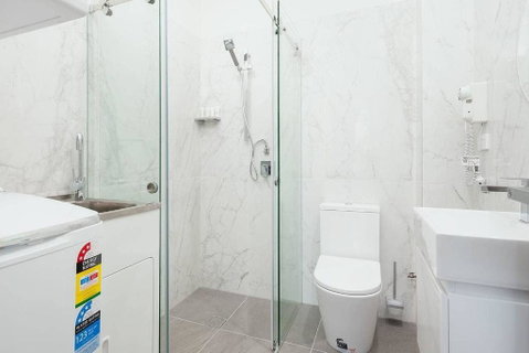 STUNNING SYDNEY HOME 8 - Dalby Accommodation 3
