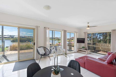 T2 12 Wentworth Pde Hindmarsh Island - No Linen Included - Dalby Accommodation 3