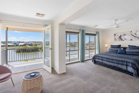T2 12 Wentworth Pde Hindmarsh Island - No Linen Included - Dalby Accommodation 0
