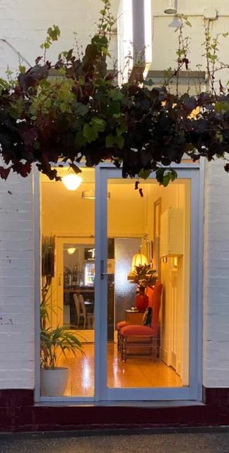 The Barkly Bistro Bar & Accommodation - Dalby Accommodation 1