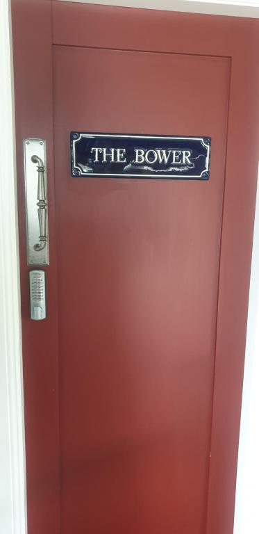 The Bower@ Kings Cottage - Dalby Accommodation 3