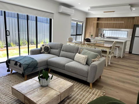 The Cosy Cottage - Dalby Accommodation 1