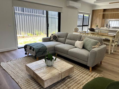The Cosy Cottage - Dalby Accommodation 3