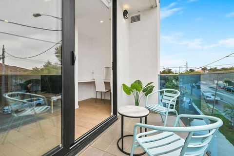 The Even Apartment In Carnegie With Parking - Dalby Accommodation 3