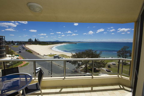 Beachpoint, Unit 401, 28 North Street - Dalby Accommodation 1