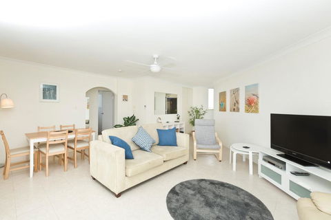 Beachpoint, Unit 501, 28 North Street - Dalby Accommodation 2