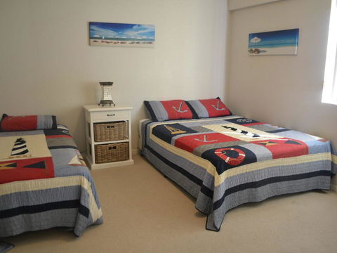 Beachside 4 With Airconditioning And Spa Bath - Dalby Accommodation 3