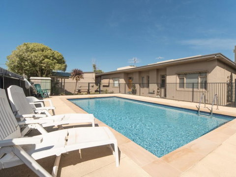 Beachside Apartment - Dalby Accommodation 0