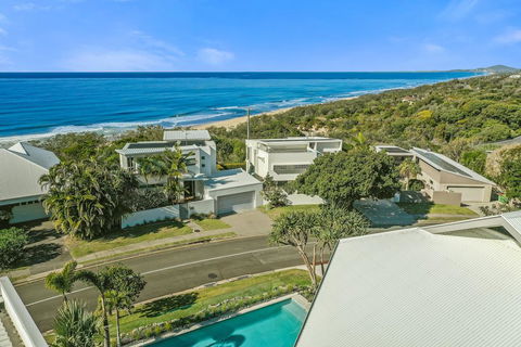 Beachside Luxury, Sunrise Beach - Dalby Accommodation 2
