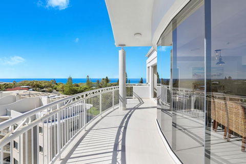 Beachside Resort Kawana Waters - Dalby Accommodation 2