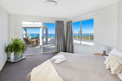 Beachside Resort Kawana Waters - Dalby Accommodation 1