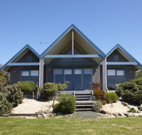 Bear Gully Coastal Cottages - Dalby Accommodation