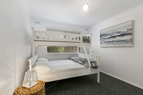 BEAUTY AND THE PEACE - INLET SIDE - Dalby Accommodation 1