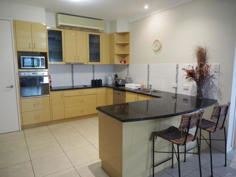 Bed And Breakfast With Airport Transfers And Rental Car - Dalby Accommodation 1