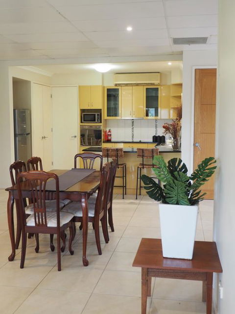 Bed And Breakfast With Airport Transfers And Rental Car - Dalby Accommodation 0