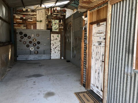 Bed In A Shed Vineyard Stay - Dalby Accommodation 3