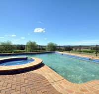 Beggars Bridge Vineyard Homestead w/ pool  wifi  tennis  vineyard - Dalby Accommodation
