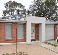 Beischer Apt A - Dalby Accommodation