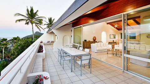 Bella Vista E9 - Ocean View Spacious 2 Bedroom With Golf Buggy - Dalby Accommodation 1