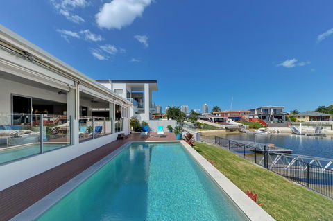 Belle Of Broadbeach - Dalby Accommodation 0