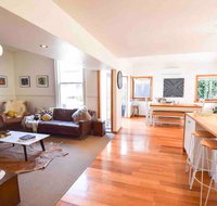 Best Location in Hobart Luxury 4 bedroom with stunning views - Dalby Accommodation