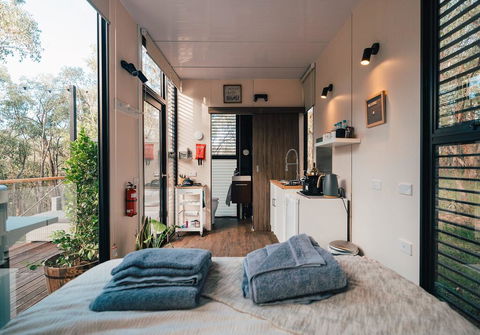 Big Tiny Paz Seven Hills Tiny House, Tallarook - Dalby Accommodation 1