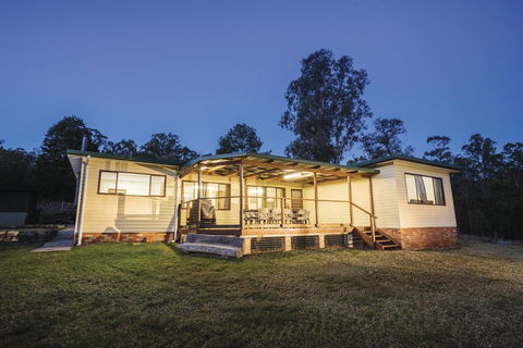 Big Yango House - Dalby Accommodation 0