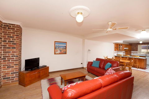 Birchgrove Terrace, Unit 3, Recreation Lane - Dalby Accommodation 1