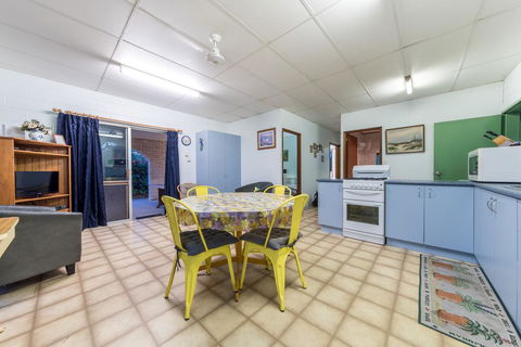 Birdsong House- Dingo Beach - Dalby Accommodation 3