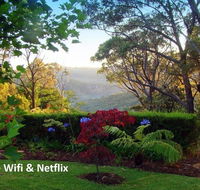 Black Cockatoo Retreat - Dalby Accommodation