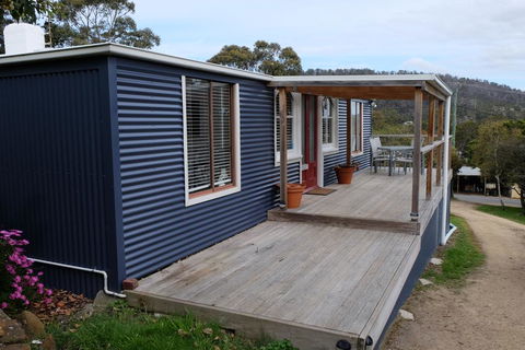 Blossoms On The Bay - Nubeena - Dalby Accommodation 1