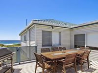 Blue Horizon - beachfront with fireplace