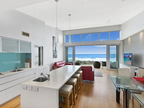 Blue Ribbon Beach Front - Dalby Accommodation 1