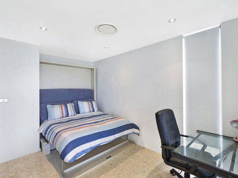 Blue Ribbon Beach Front - Dalby Accommodation 3