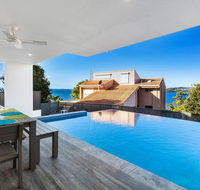 Blue Water Splendour - Infinity pool and amazing views - Dalby Accommodation
