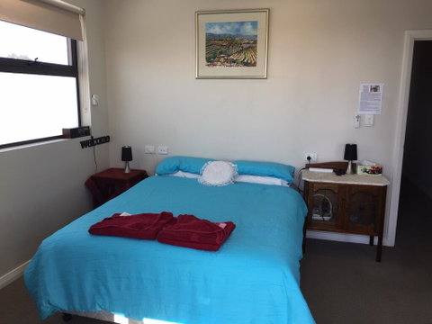 Blue Wren Retreat - Dalby Accommodation 1