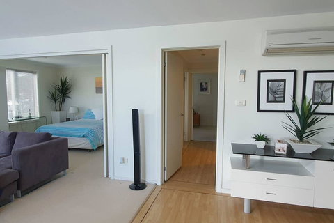 Boat Harbour Beach Luxury Villa - Dalby Accommodation 3