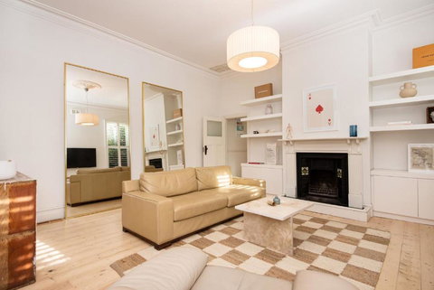 Timeless Gem In Malvern East - Dalby Accommodation 1